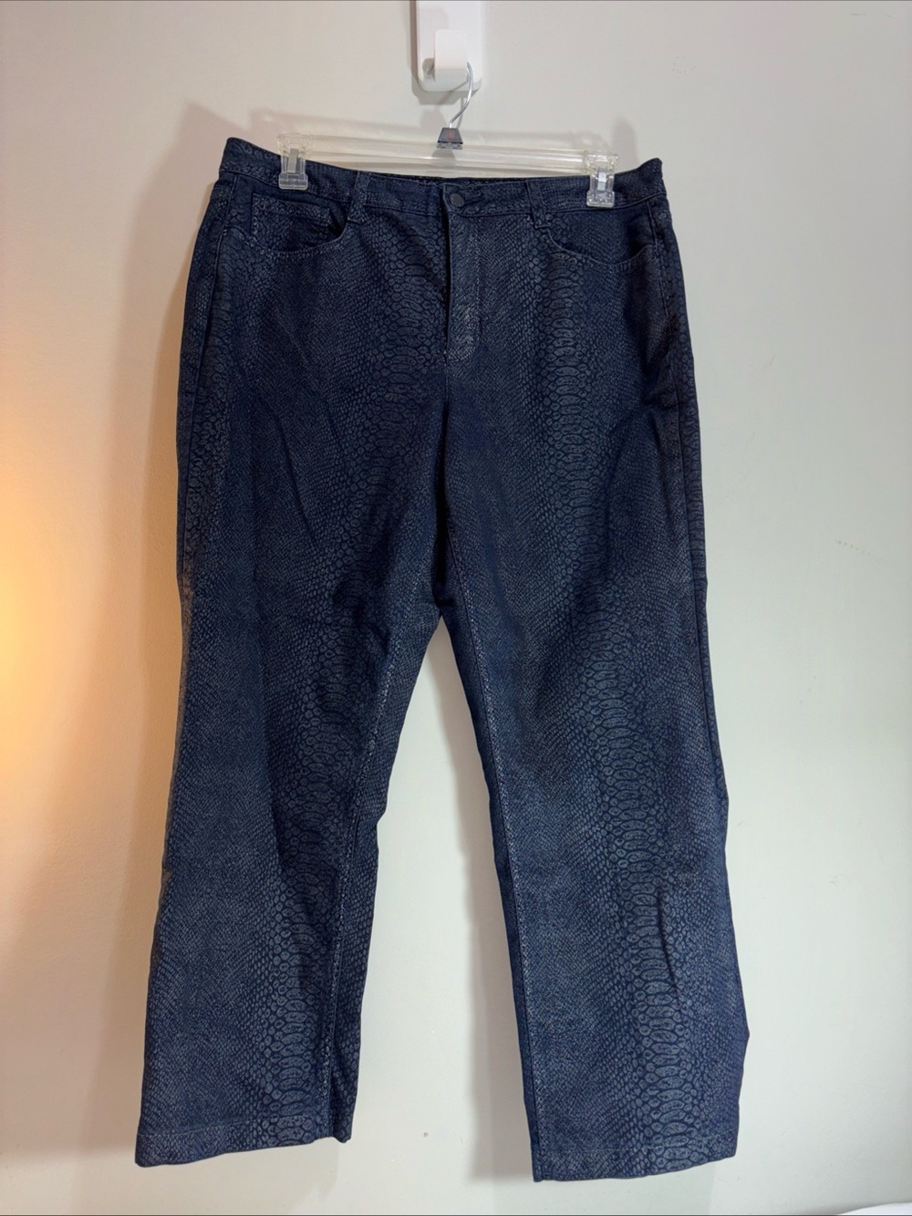 Jones New York Women’s Dark Blue Patterned Jeans. J-29